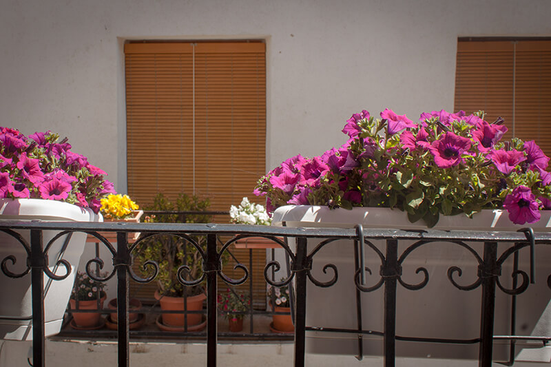 Balcón del dormitorio principal | Casa Rural Amparo