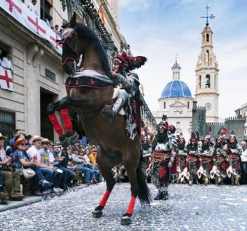 Fiestas de Moros y Cristianos | Casa Rural Amparo